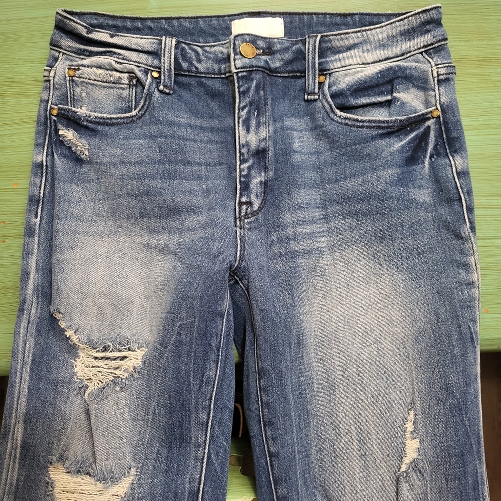 NWOT*Petra 153 Distressed Flare Jeans